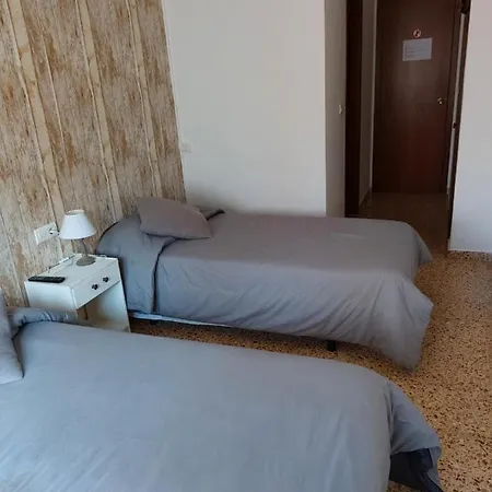 Hostal Tivissa 2* Tivissa