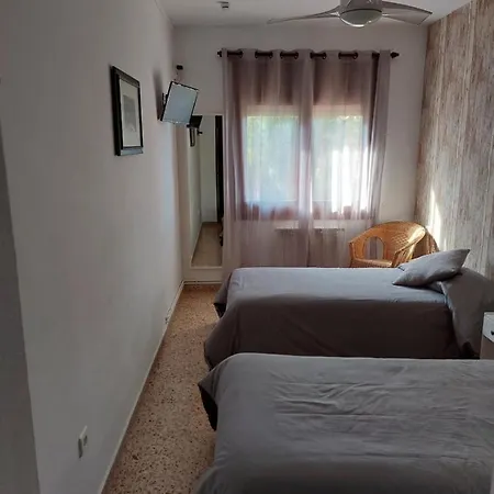 Guest house Hostal Tivissa Tivissa